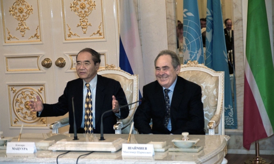 Минтимер Шаймиев и Коитиро Мацуура. Казань, июнь, 2003 г.