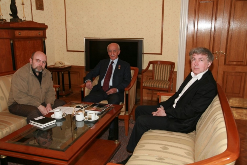 С главным редактором журнала "Мужская работа" Б.Абдуллаевым и А.Мелешко, 2010 г.