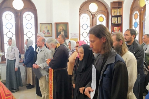 На подворье мужского монастыря святых бессребреников Космы и Дамиана в Партените, 24 мая 2019 г.